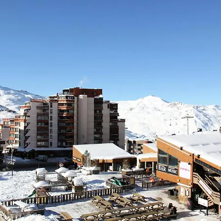 Glaciers - Location: Pour 4 Personnes Avec Balcon Ensoleille, Quartier Jeune Et Anime Mae-9077