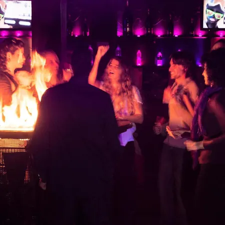 Glaciers - Location: Pour 4 Personnes Avec Balcon Ensoleille, Quartier Jeune Et Anime Mae-9077 *