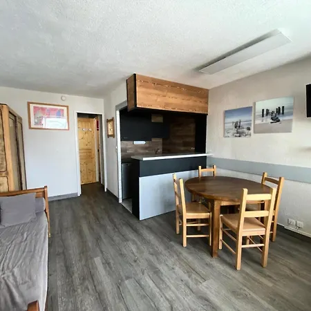 Résidence Glaciers - Location: Pour 4 Personnes Avec Balcon Ensoleillé, Quartier Jeune Et Animé Mae-9077