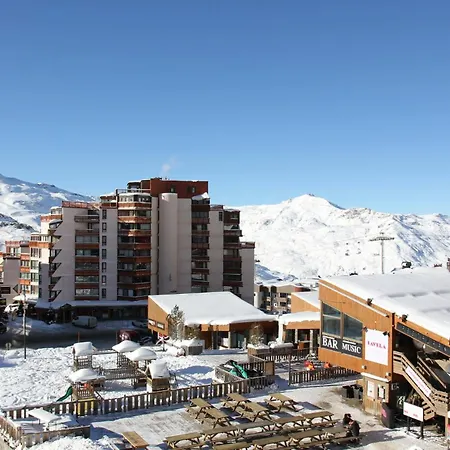 Appartement Résidence Glaciers - Location: Pour 4 Personnes Avec Balcon Ensoleillé, Quartier Jeune Et Animé Mae-9077 *