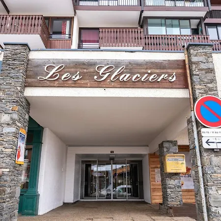 Appartement Résidence Glaciers - Location: Pour 4 Personnes Avec Balcon Ensoleillé, Quartier Jeune Et Animé Mae-9077