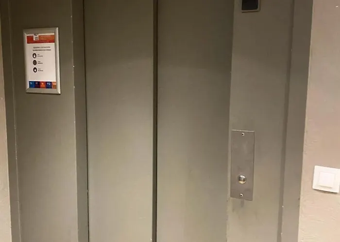 Glaciers - Location: Pour 4 Personnes Avec Balcon Ensoleille, Quartier Jeune Et Anime Mae-9077 * Val Thorens