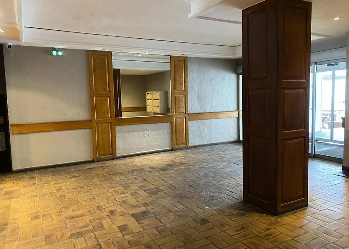 Apartment Glaciers - Location: Pour 4 Personnes Avec Balcon Ensoleille, Quartier Jeune Et Anime Mae-9077 Val Thorens